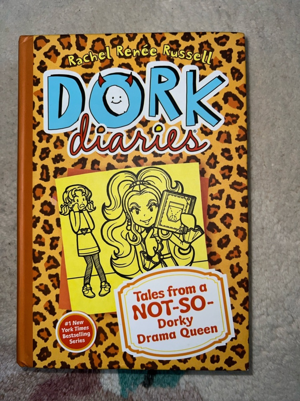 Dork Diaries: Tales from a Not-So-Dorky Drama Queen by Rachel Renee Russell